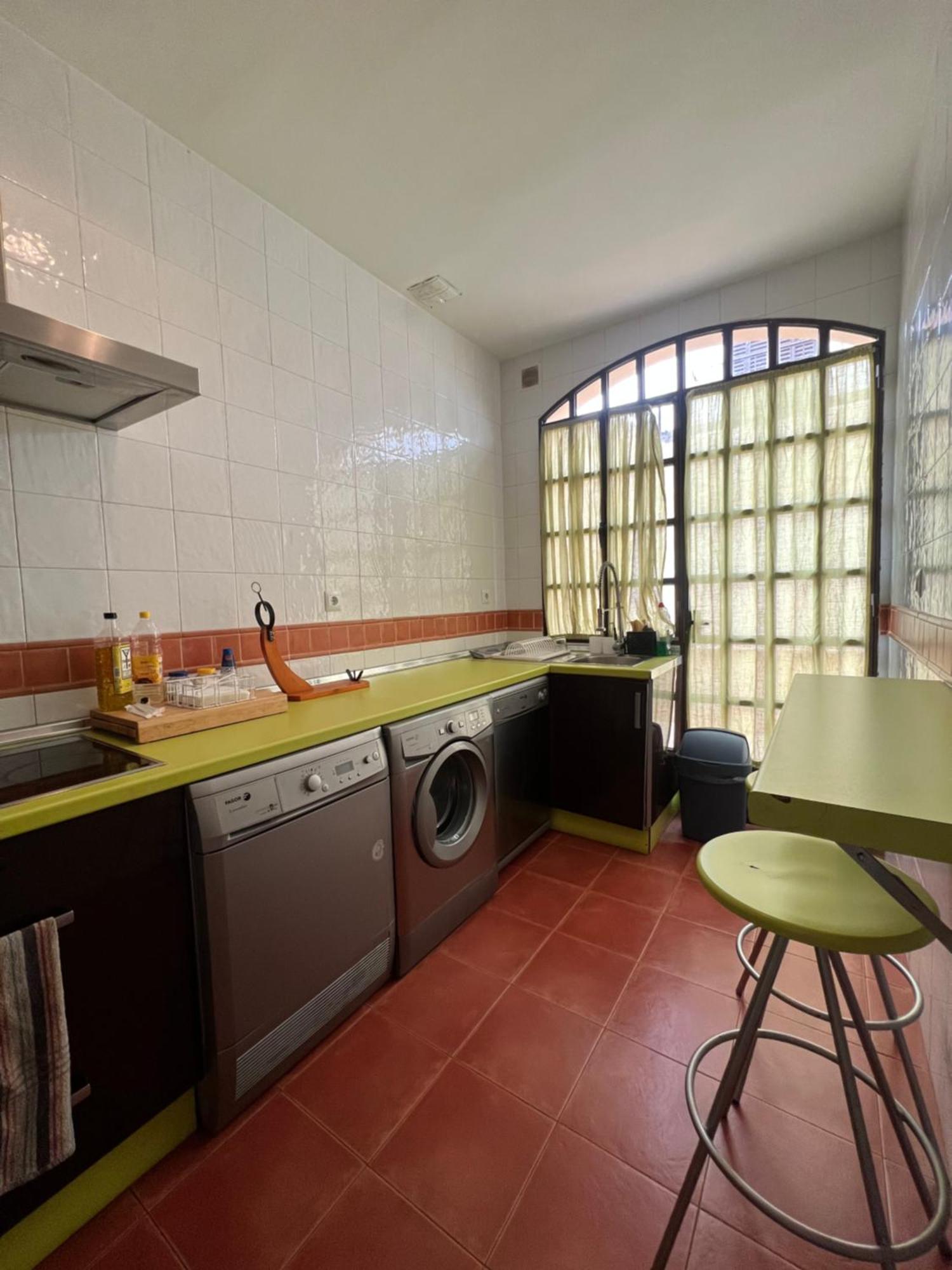 Apartamentos Sevilla Deluxe Rosales Los Rosales  المظهر الخارجي الصورة
