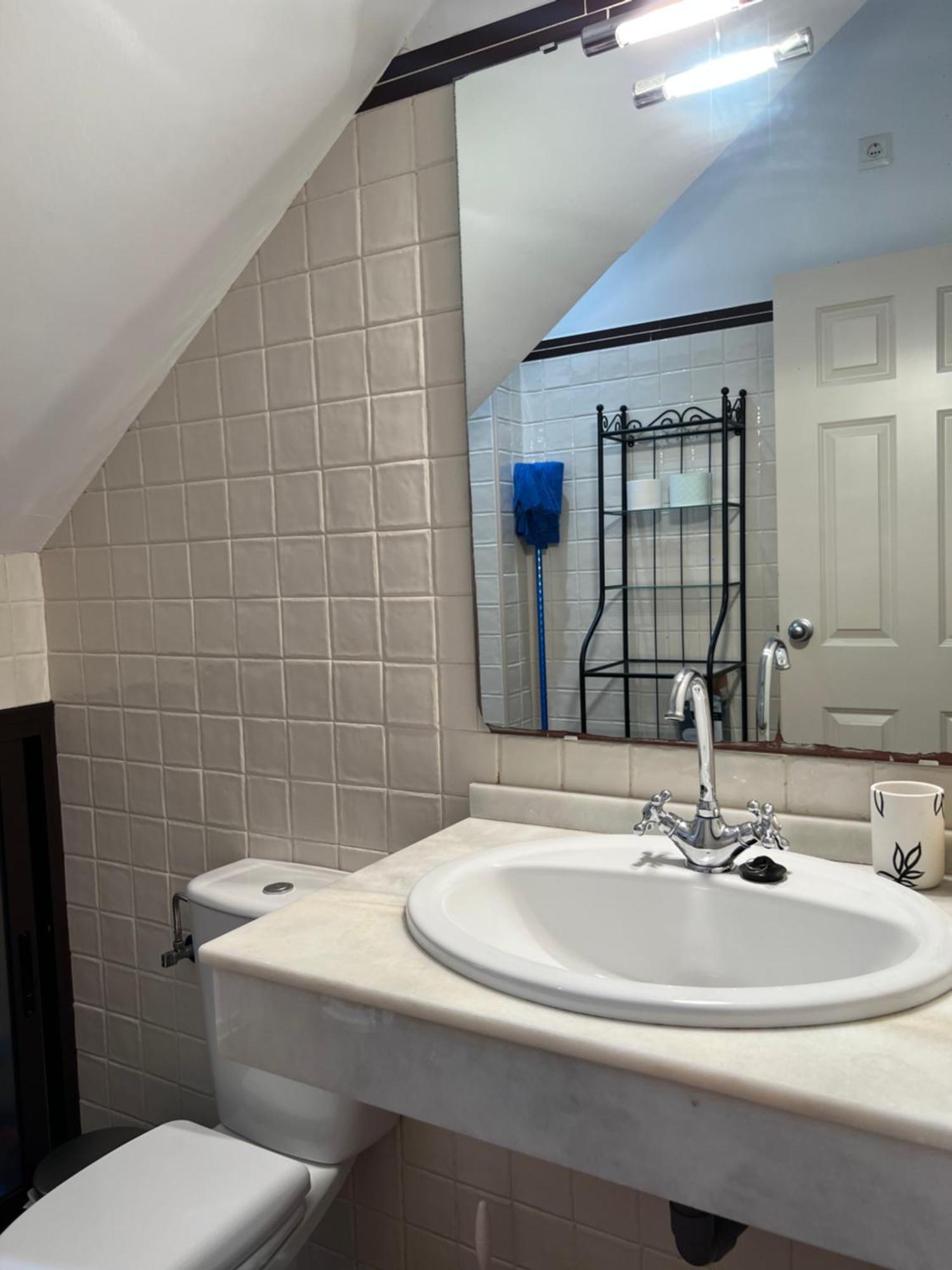 Apartamentos Sevilla Deluxe Rosales Los Rosales  المظهر الخارجي الصورة